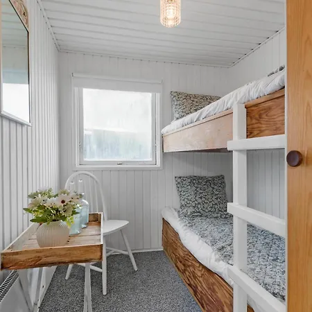 2 Bedroom Front In V אסביירג