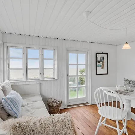 2 Bedroom Front In V * אסביירג