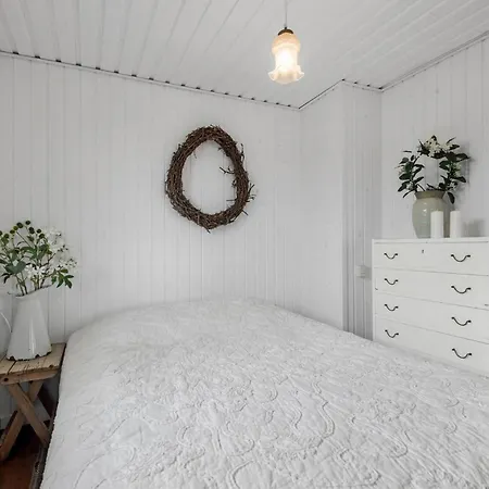 2 Bedroom Front In V