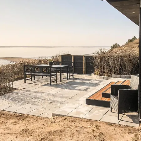 2 Bedroom Front In V * אסביירג